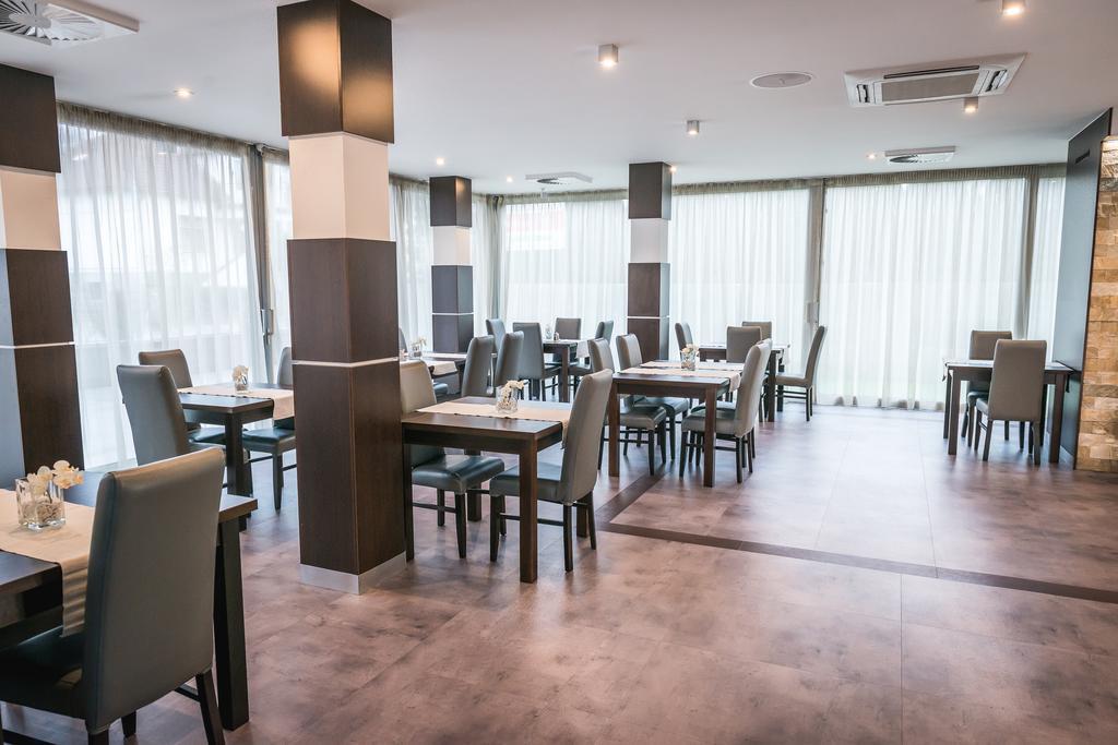 Guest House Frizzante Turčianske Teplice Exteriör bild